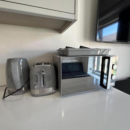 סוודלינקוט Studio Apartment Great Location מראה חיצוני תמונה